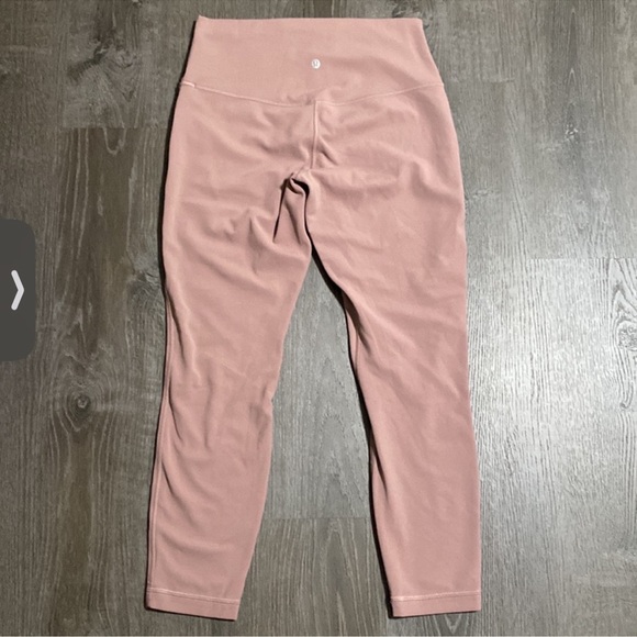 Lululemon Align High-Rise Pant 25"
Twilight Rose Size 10 - Picture 3 of 6